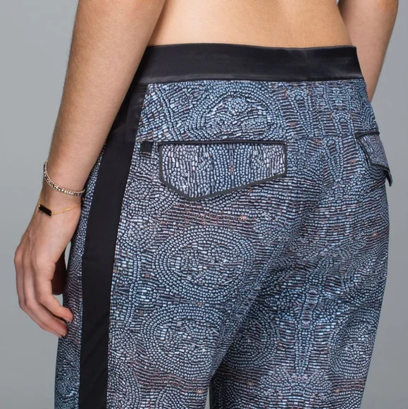 Lululemon Rise & Shine Trouser in Bead Envy Silver Spoon Multi / Black - Picture 5 of 13